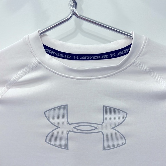 Under armor /UnderArmor/Athletic/ White Logo long-sleeve/ Pre-Loved/Youth Medium - Picture 2 of 6